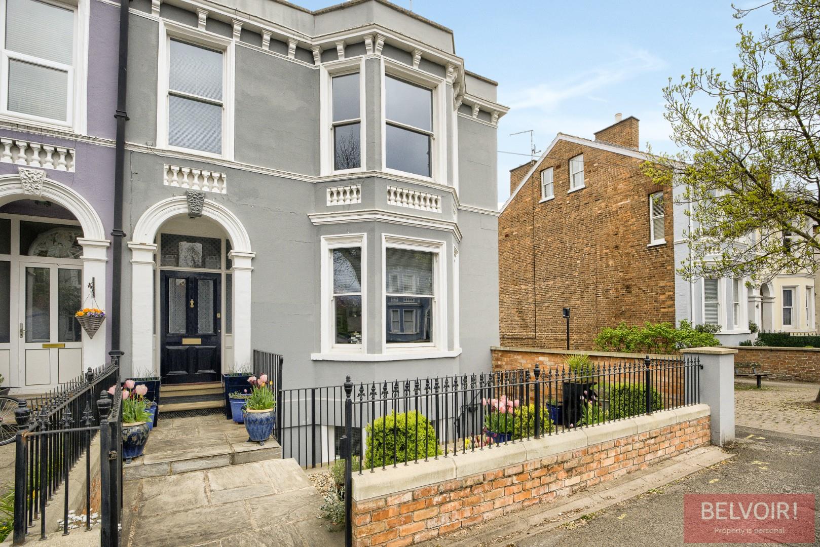 4 Bedroom Property For Sale in Leamington Spa £750,000